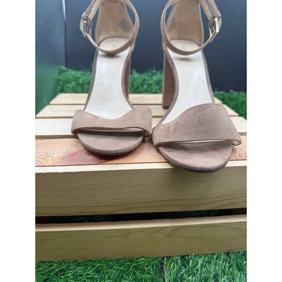 Nine West- Heels-Beige-Size 7W - Picture 4 of 10
